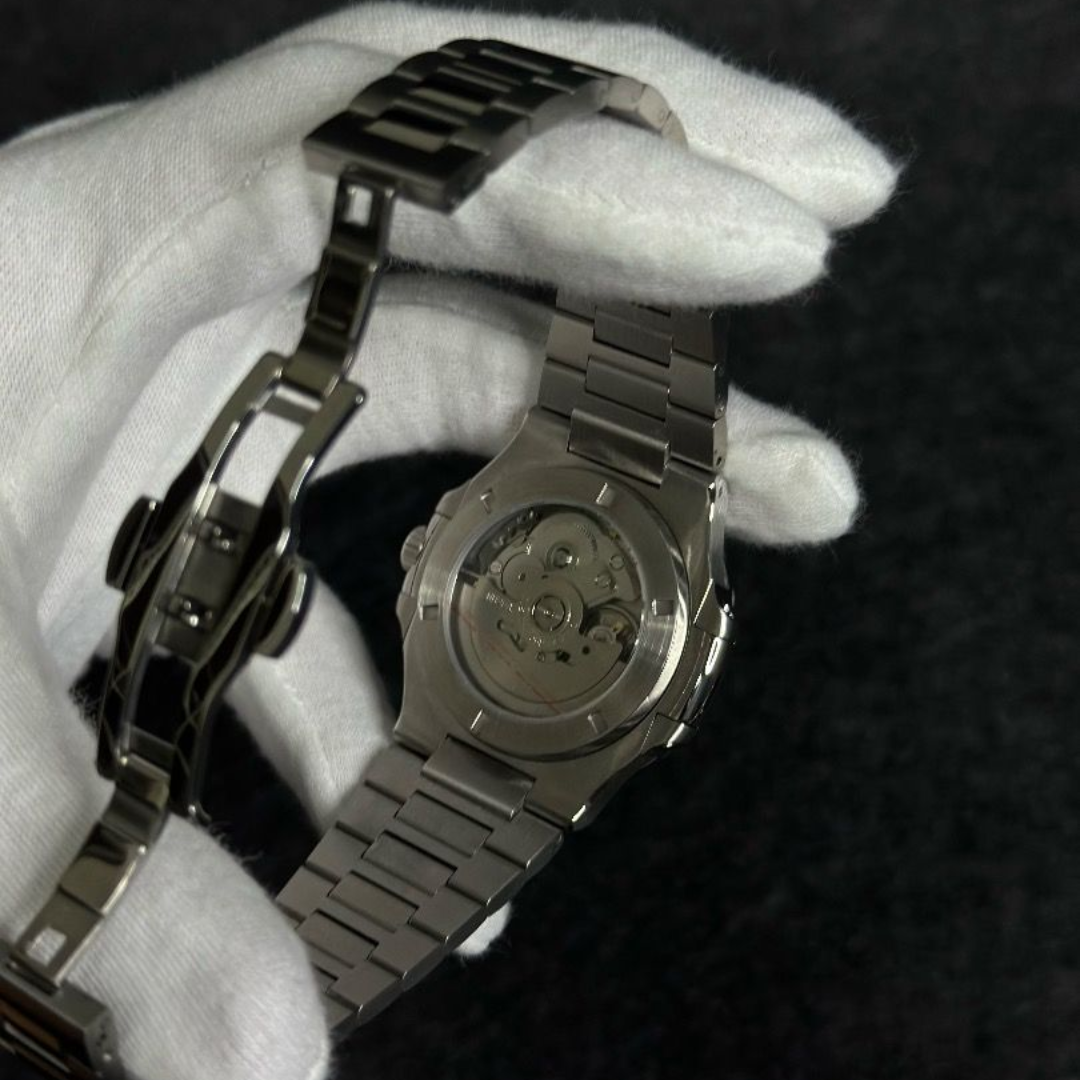 SEIKONAUTILUS EMERALD MEN'S MOD WATCH